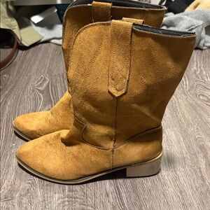 Tan Women's Western Boots